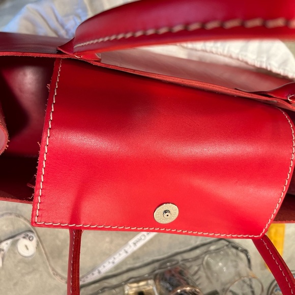 ❤️FINAL REDUCTION❤️. PRICE FIRM.
Vintage Kate Spade Handbag - Picture 8 of 14